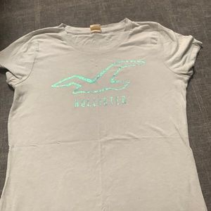 Hollister tee